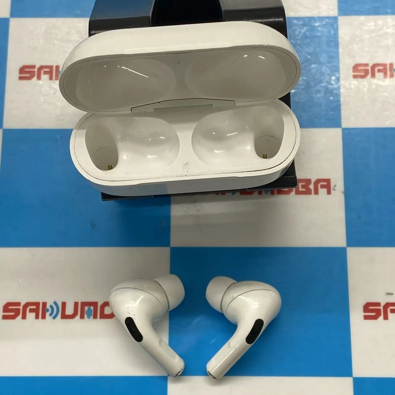 AirPods Pro 第1世代 2019年モデル ホワイト A2084 ジャンク品