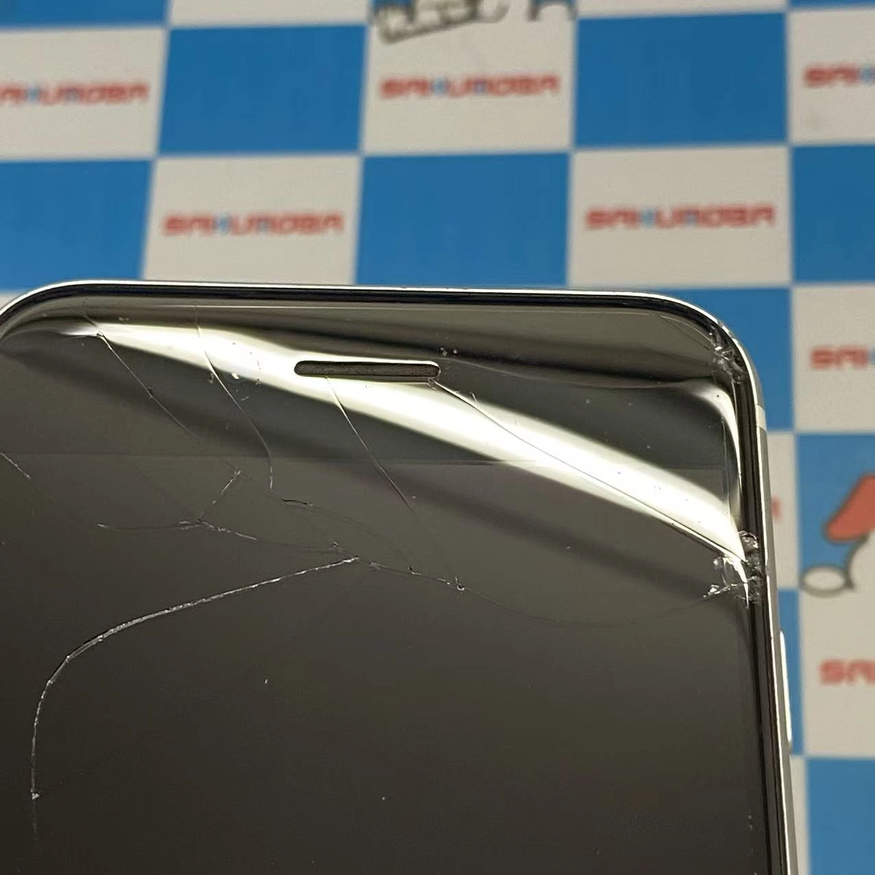 iPhoneSE 第2世代 64GB ホワイト MHGQ3J/A SIMフリー ジャンク品