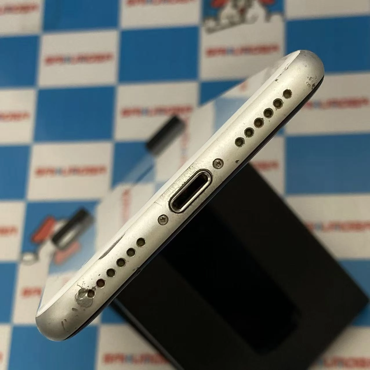 iPhoneSE 第2世代 64GB ホワイト MHGQ3J/A SIMフリー ジャンク品