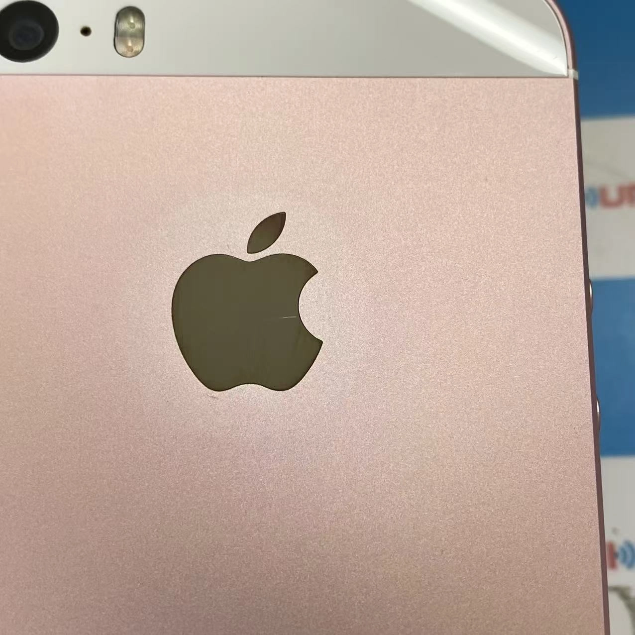 iPhoneSE 64GB ローズゴールド MLXQ2J/A SIMフリー 訳あり品