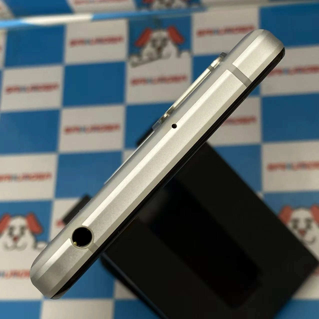 AQUOS sense4 64GB シルバー SH-41A docomo版SIMフリー 美品