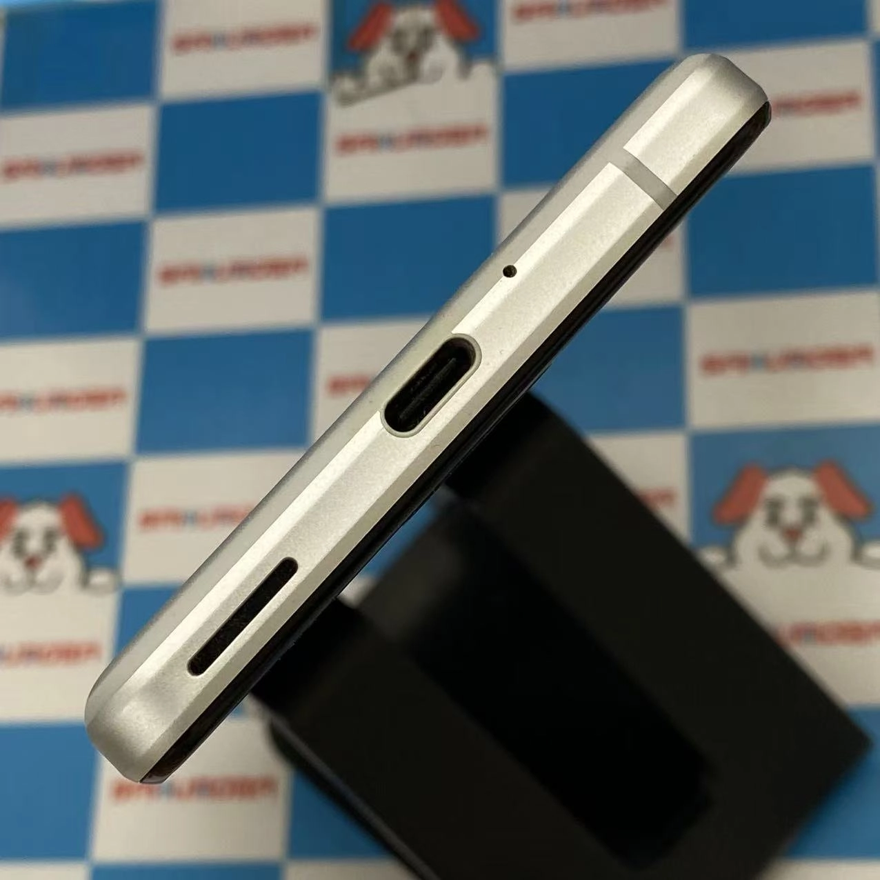 AQUOS sense4 64GB シルバー SH-41A docomo版SIMフリー 美品