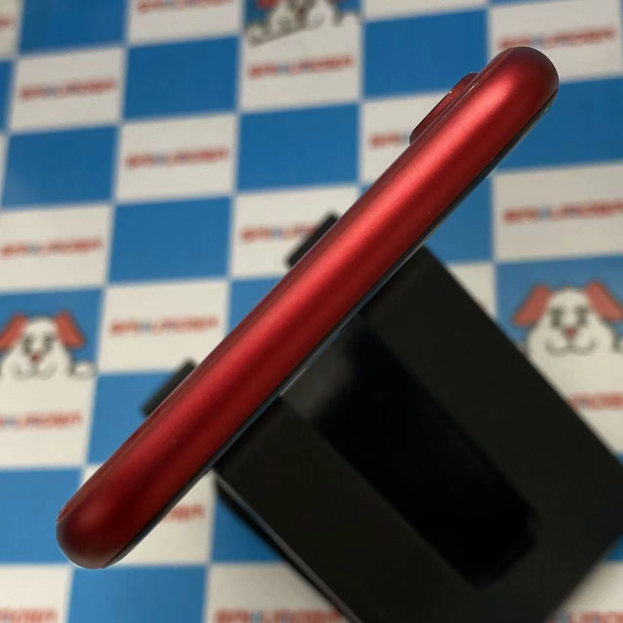 iPhoneSE 第3世代 64GB Product Red MMYE3J/A docomo版SIMフリー 新品同様