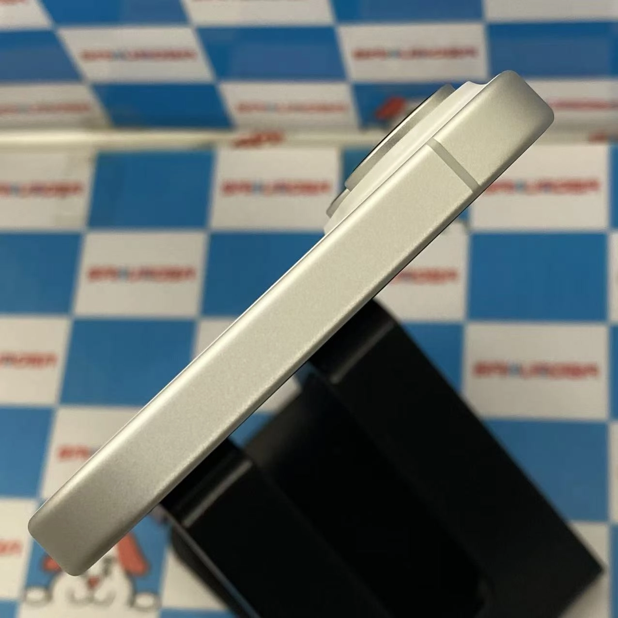 iPhone16 128GB ホワイト MYDR3J/A SIMロック解除済 AU版SIMフリー新品同様 au