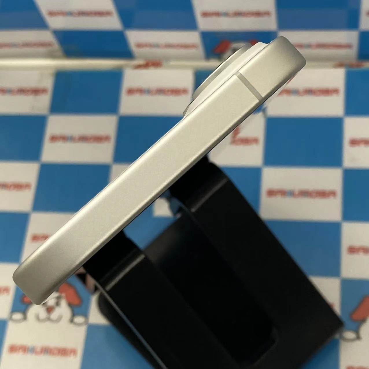 iPhone16 128GB ホワイト MYDR3J/A docomo版SIMフリー新品同様