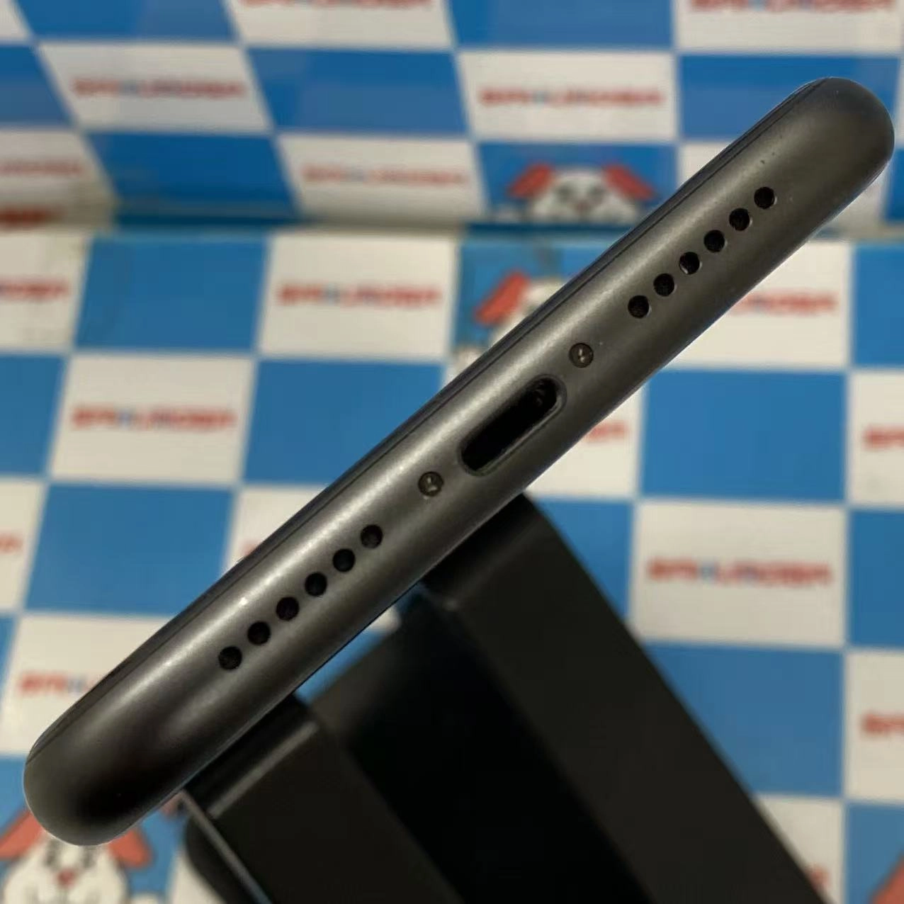 iPhone11 256GB ブラック MHDP3J/A AU版SIMフリー au