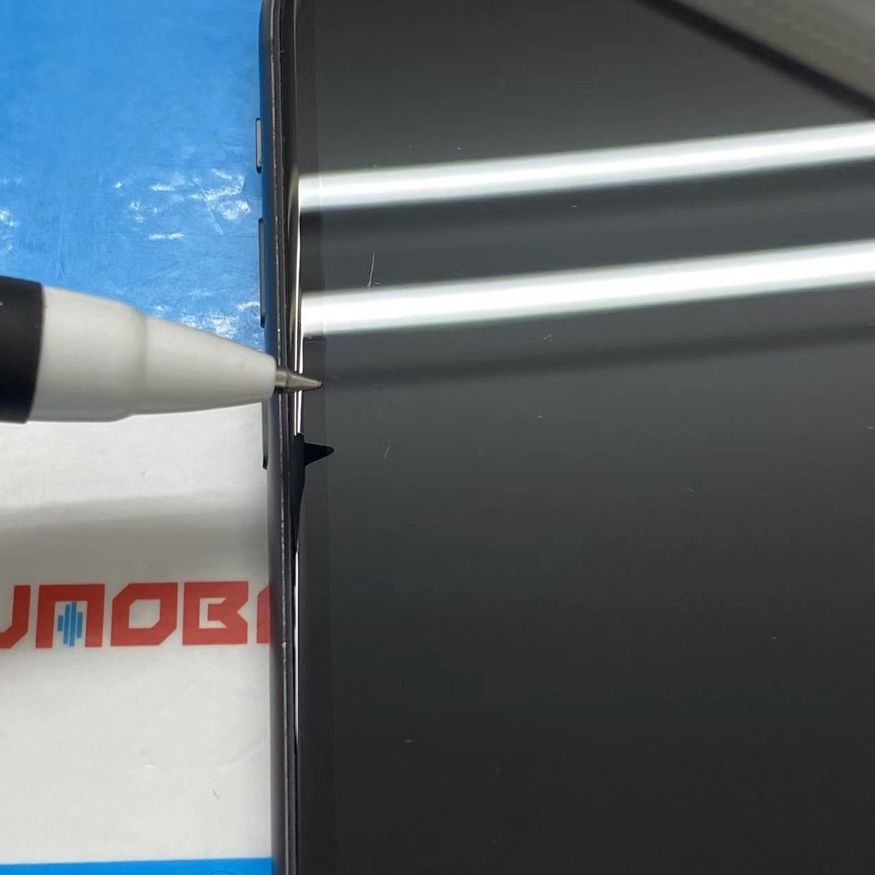 iPhone11 256GB ブラック MHDP3J/A AU版SIMフリー au