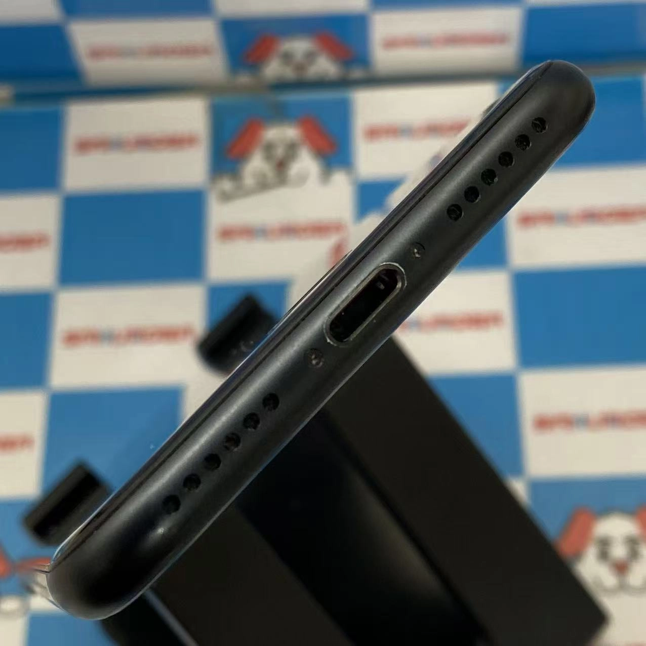 iPhoneSE 第3世代 256GB ミッドナイト MMYJ3J/A Apple版SIMフリー