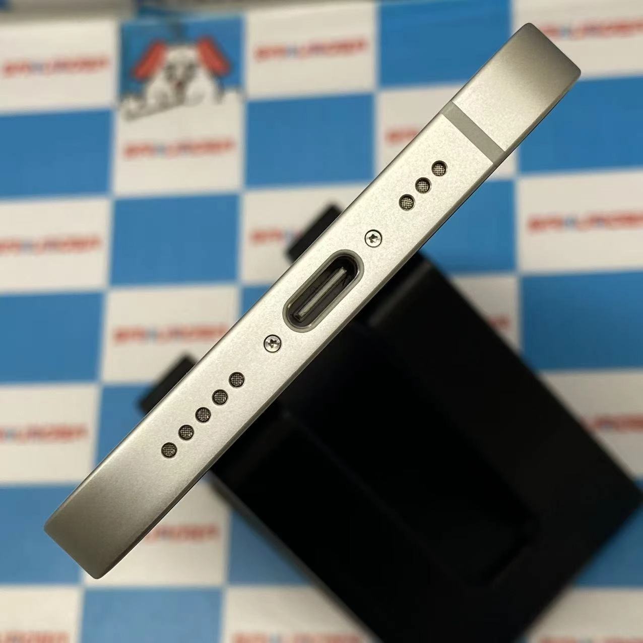 iPhone 16e 128GB ホワイト MD1R4J/A AU版SIMフリー 新品同様 au