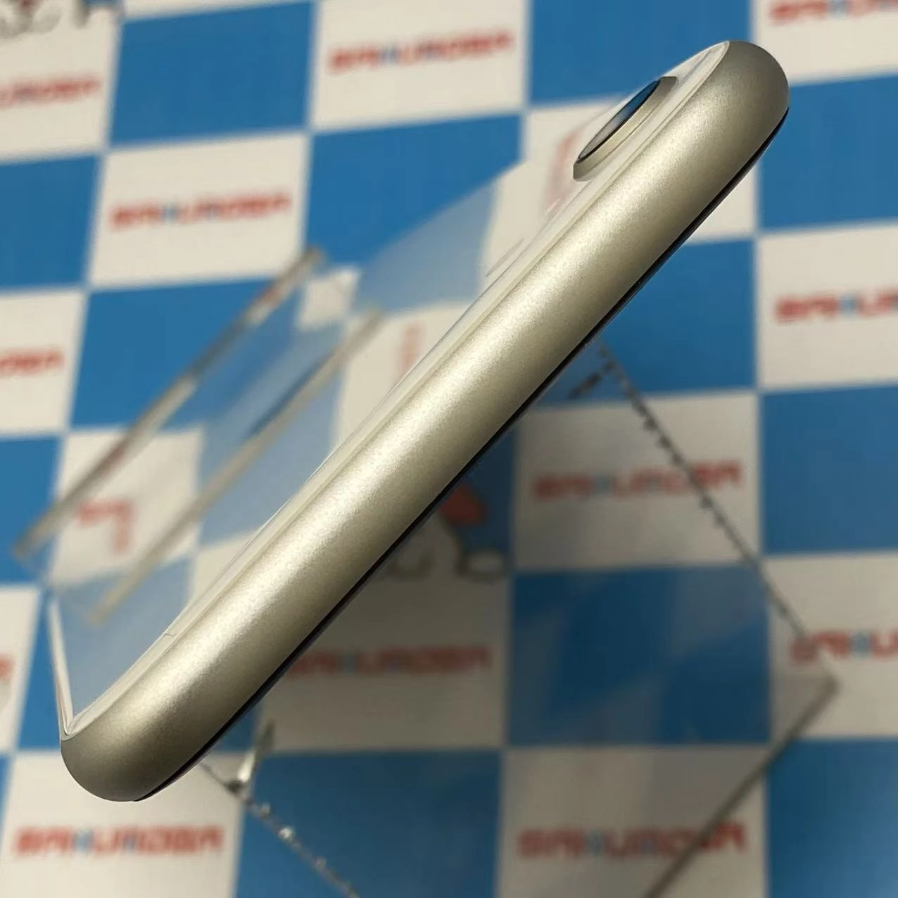 iPhoneSE 第3世代 64GB スターライト MMYD3J/A SIMフリー 美品