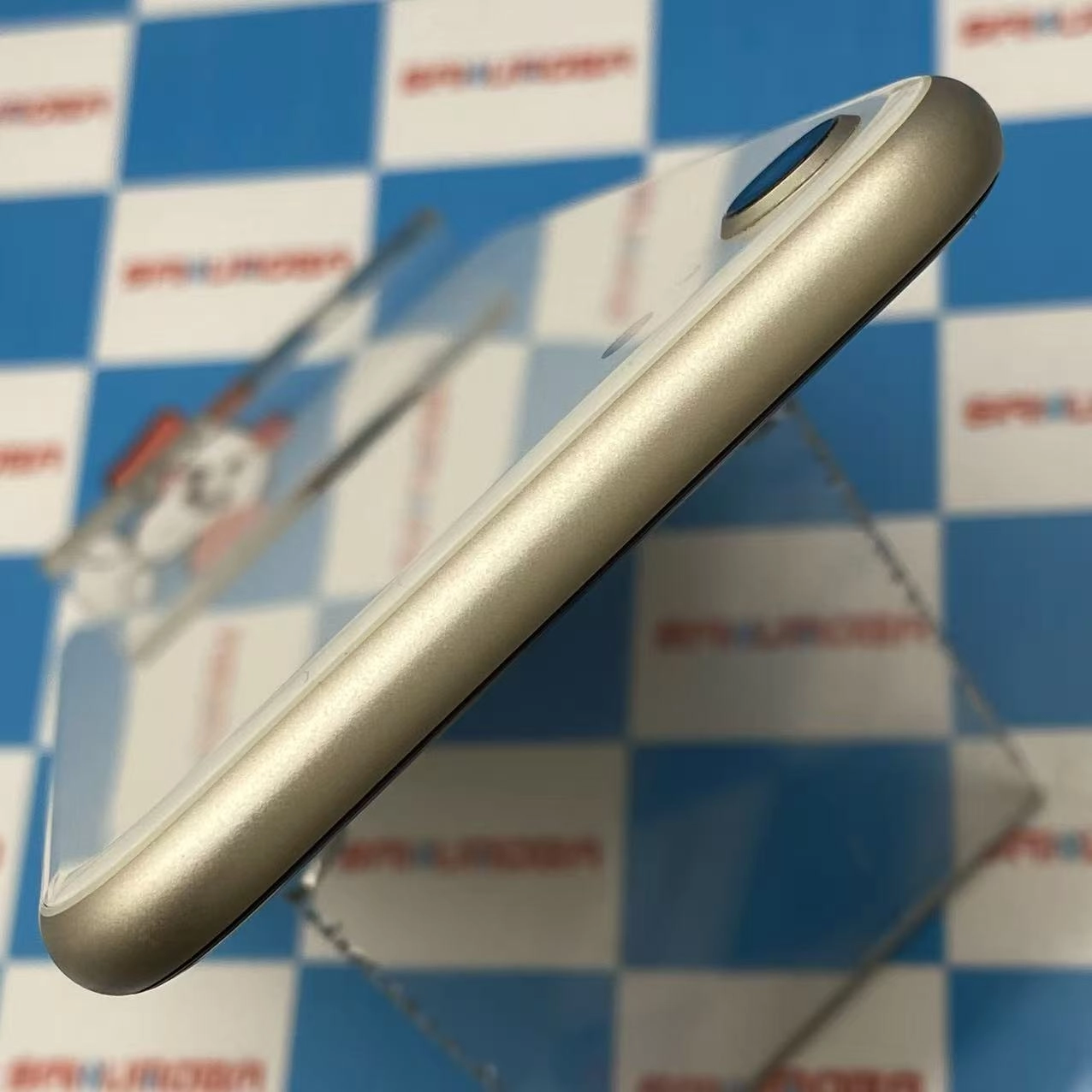 iPhoneSE 第3世代 128GB スターライト MMYG3J/A AU版SIMフリー 美品