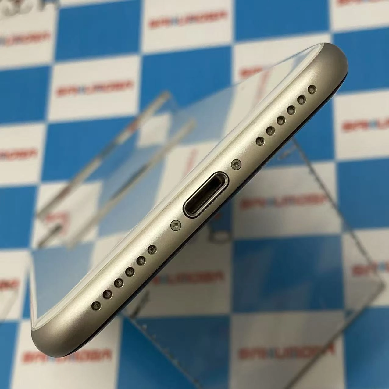 iPhoneSE 第3世代 128GB スターライト MMYG3J/A SoftBank版SIMフリー 美品