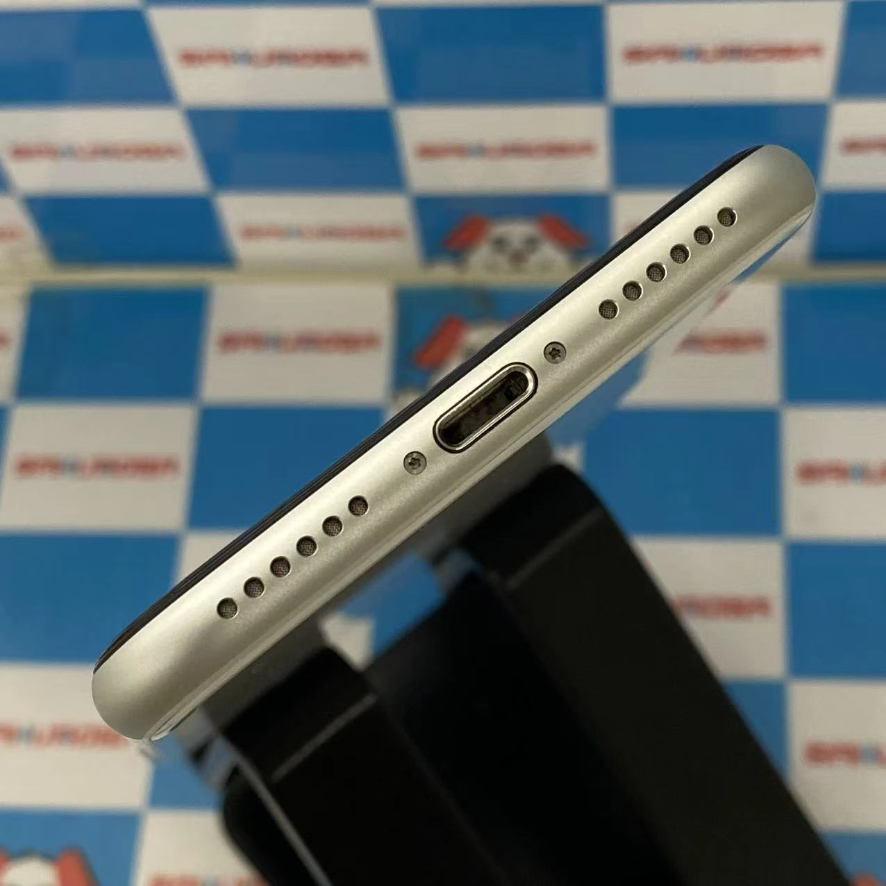 iPhoneSE 第2世代 256GB ホワイト MHGX3J/A SoftBank版SIMフリージャンク品