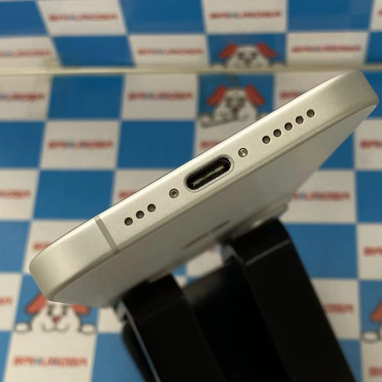 iPhone16 128GB ホワイト MYDR3J/A SIMフリー極美品