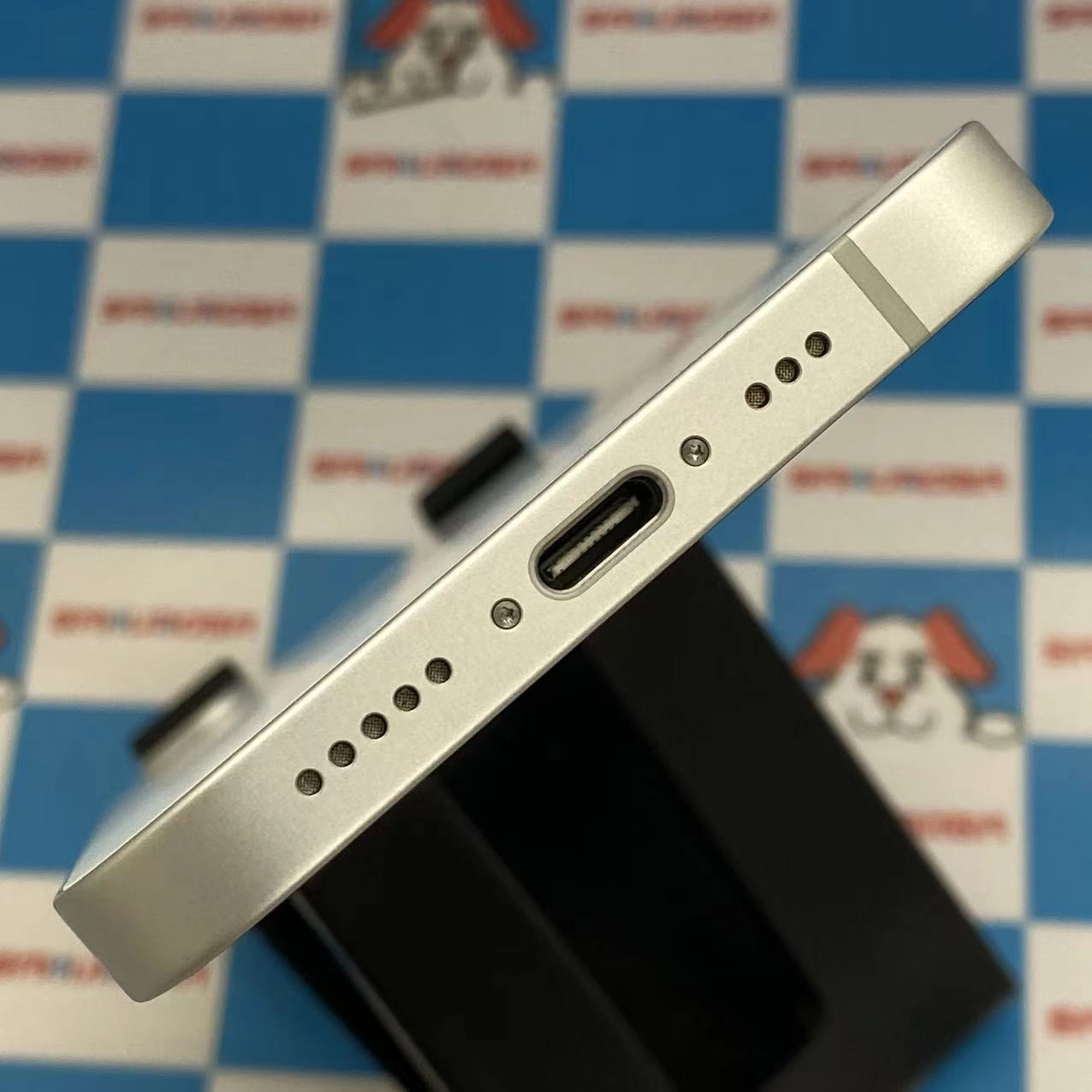 iPhone 16e 256GB ホワイト MD1W4J/A SoftBank版SIMフリー新品同様