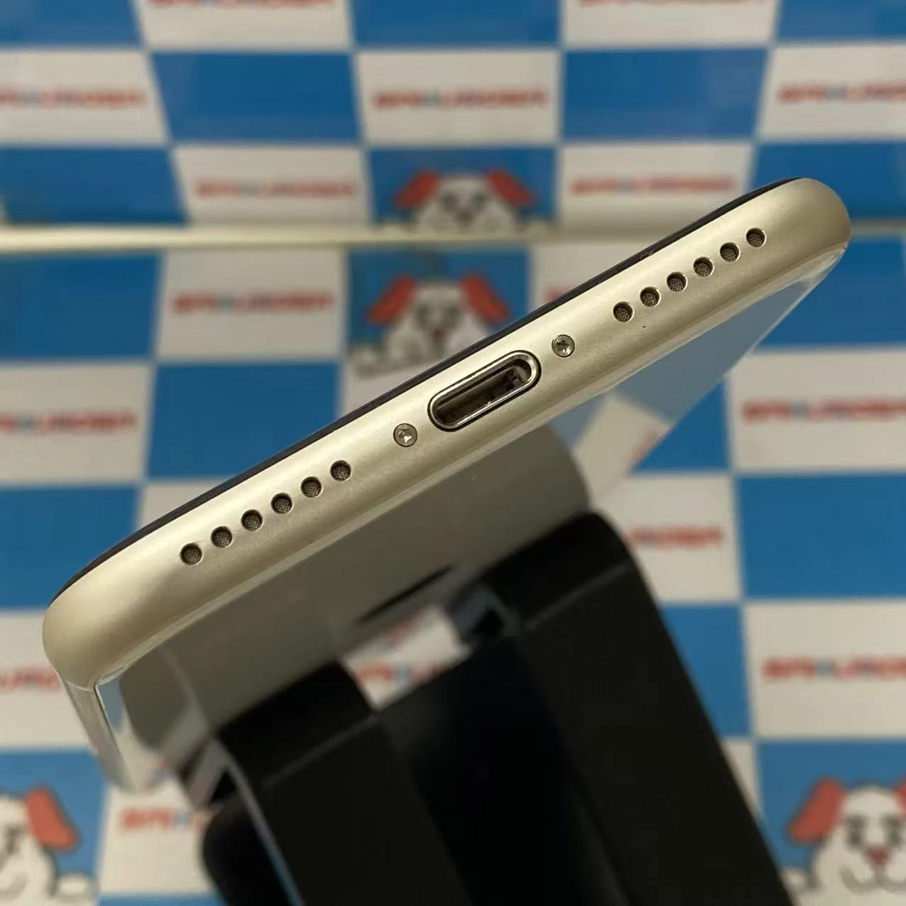 iPhoneSE 第3世代 64GB スターライト MMYD3J/A SoftBank版SIMフリー