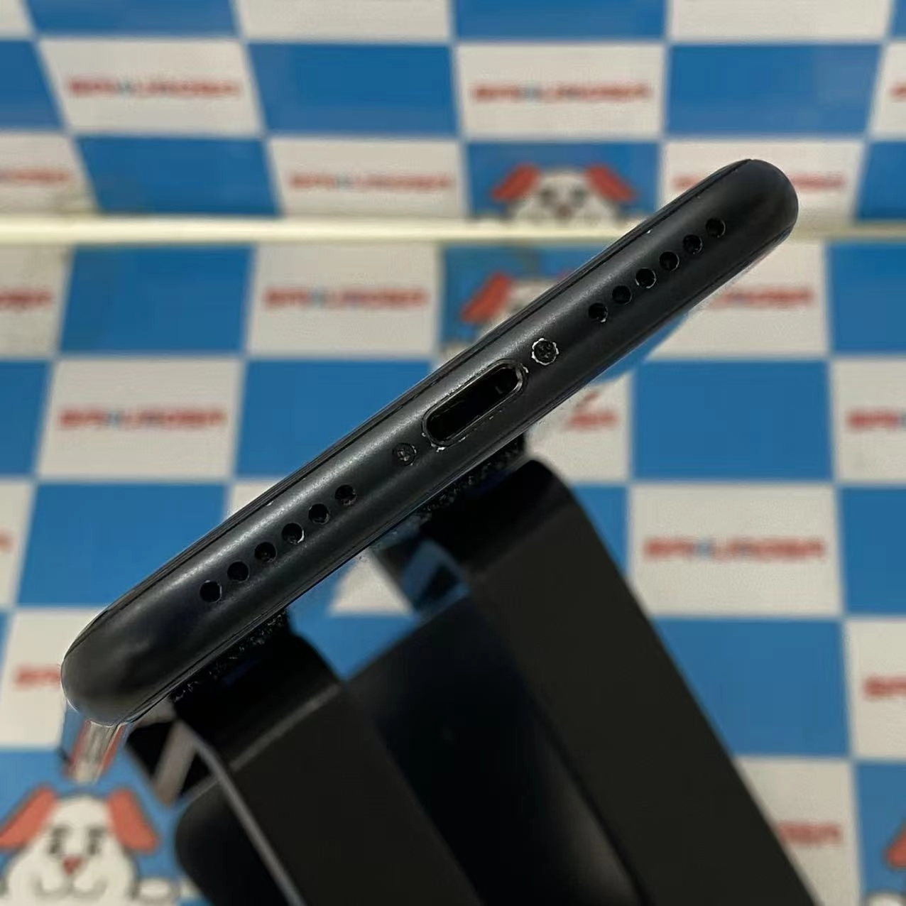 iPhoneSE 第3世代 128GB ミッドナイト MMYF3J/A AU版SIMフリー