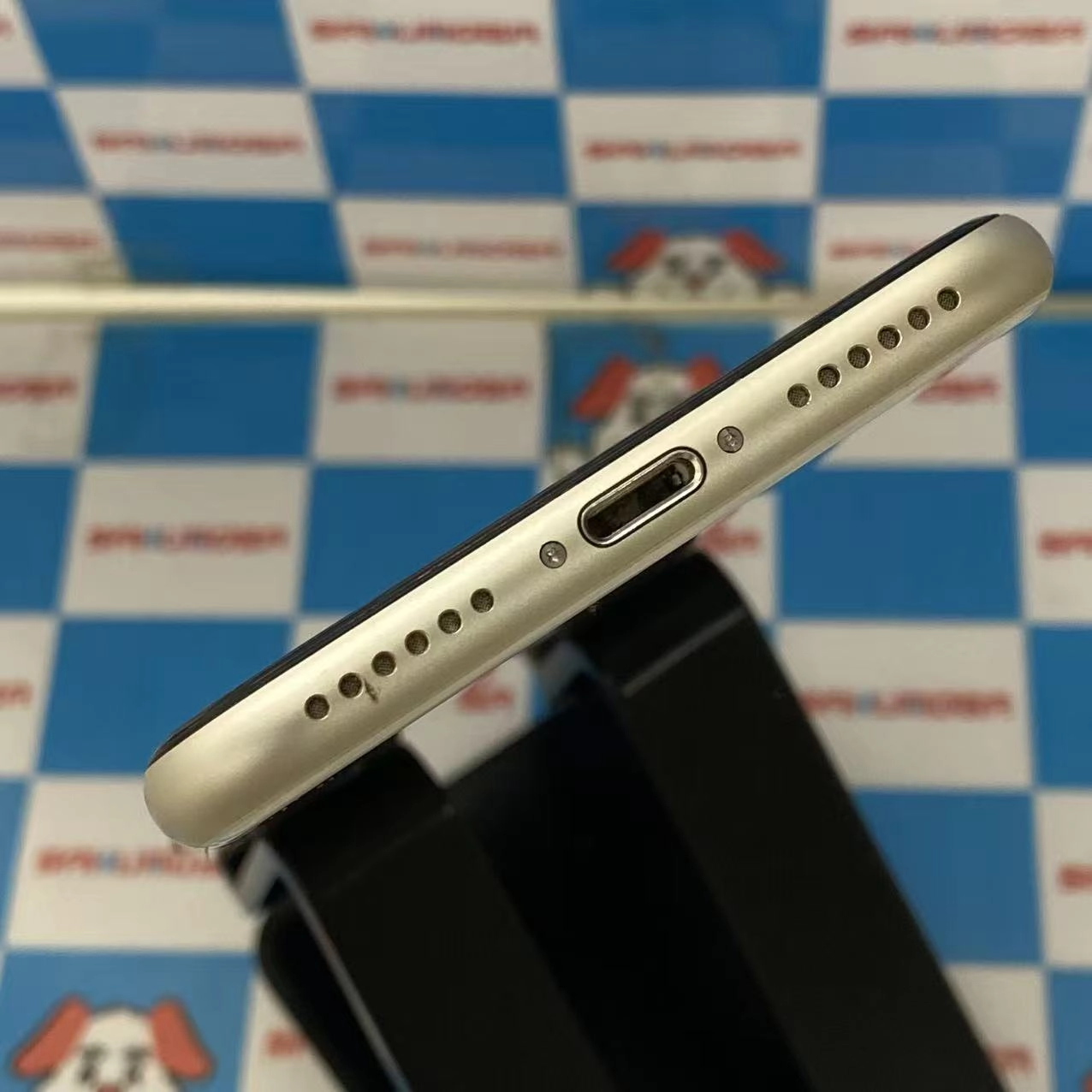 iPhoneSE 第3世代 128GB スターライト MMYG3J/A SoftBank版SIMフリー美品