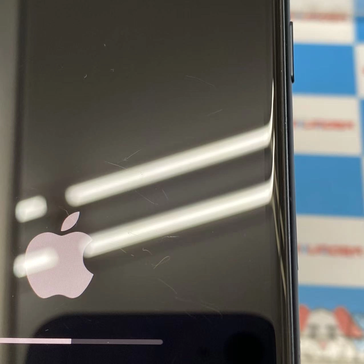 iPhoneSE 第3世代 64GB ミッドナイト MMYC3J/A AU版SIMフリー