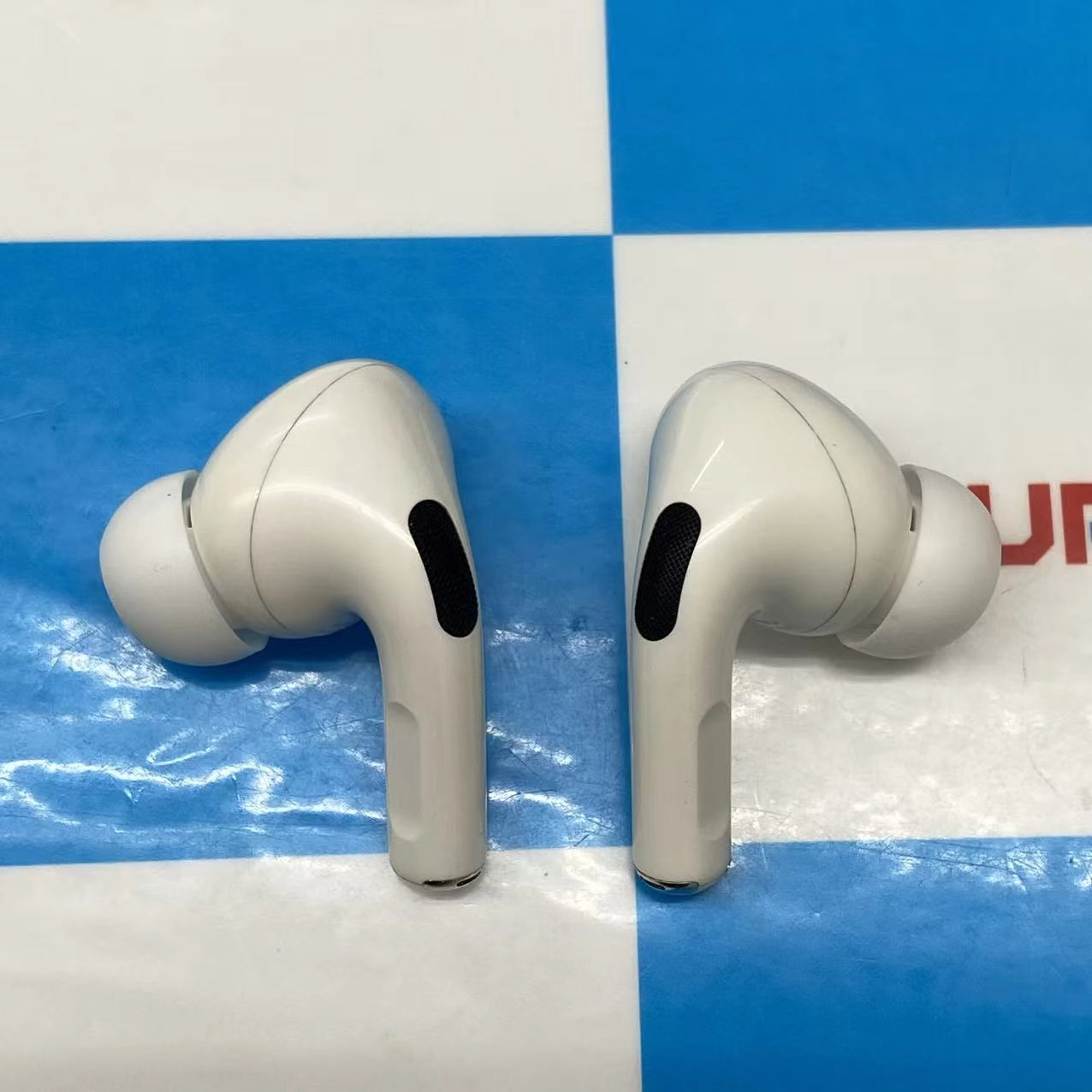 AirPods Pro 第1世代 2019年モデル ホワイト A2084 ジャンク品