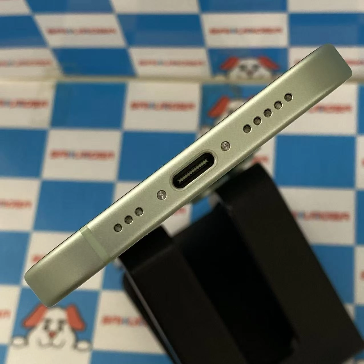 iPhone15 128GB グリーン MTMM3J/A docomo版SIMフリー極美品