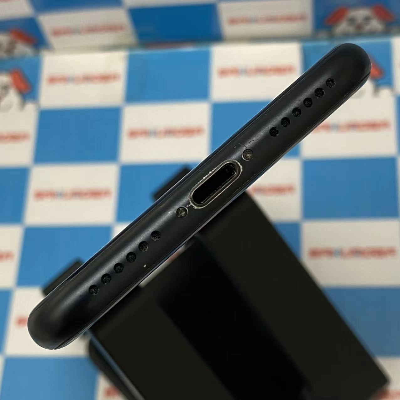 iPhoneSE 第3世代 128GB ミッドナイト MMYF3J/A docomo版SIMフリー