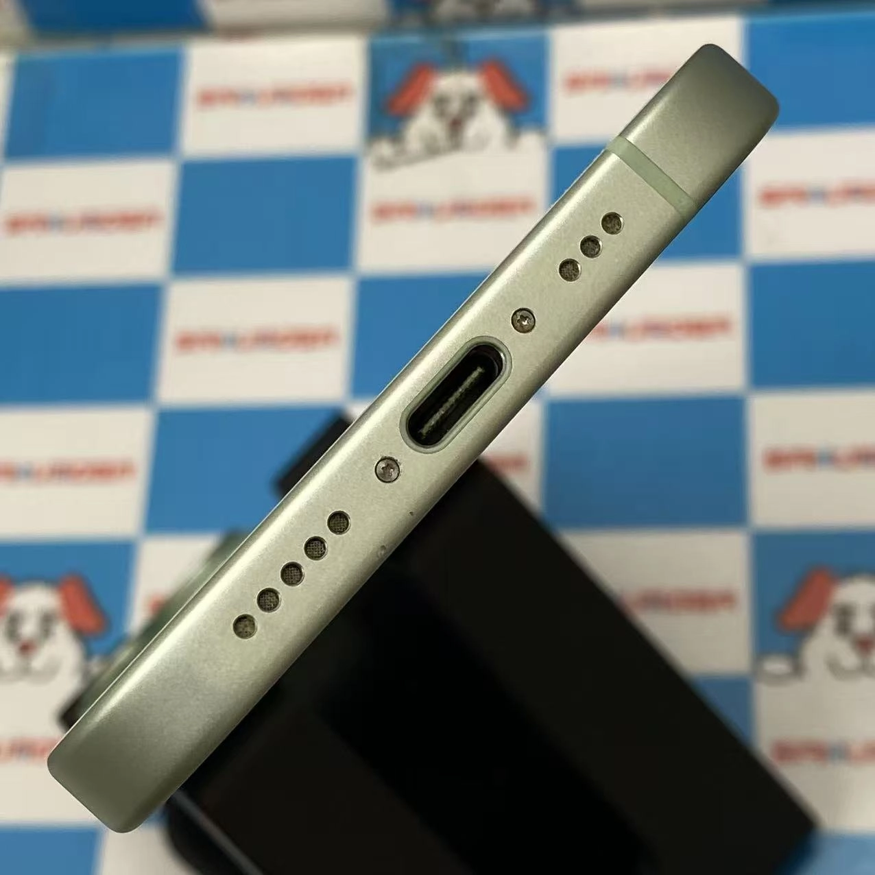 iPhone15 128GB グリーン MTMM3J/A docomo版SIMフリー 美品