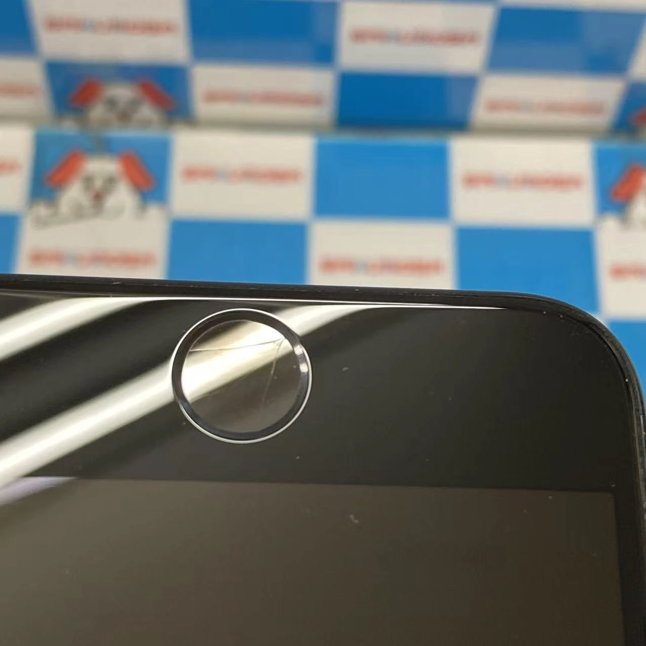 iPhoneSE 第3世代 128GB ミッドナイト MMYF3J/A docomo版SIMフリー 訳あり品