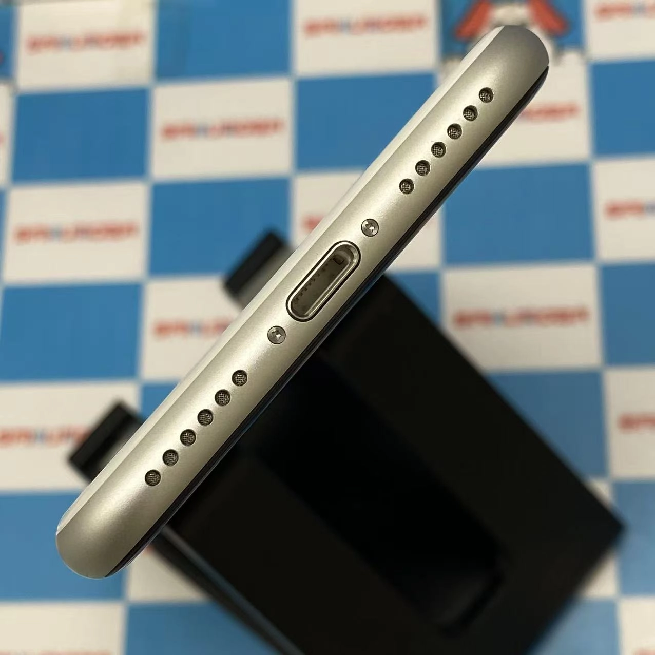 iPhoneSE 第2世代 128GB ホワイト MXD12J/A SIMフリー 新品同様