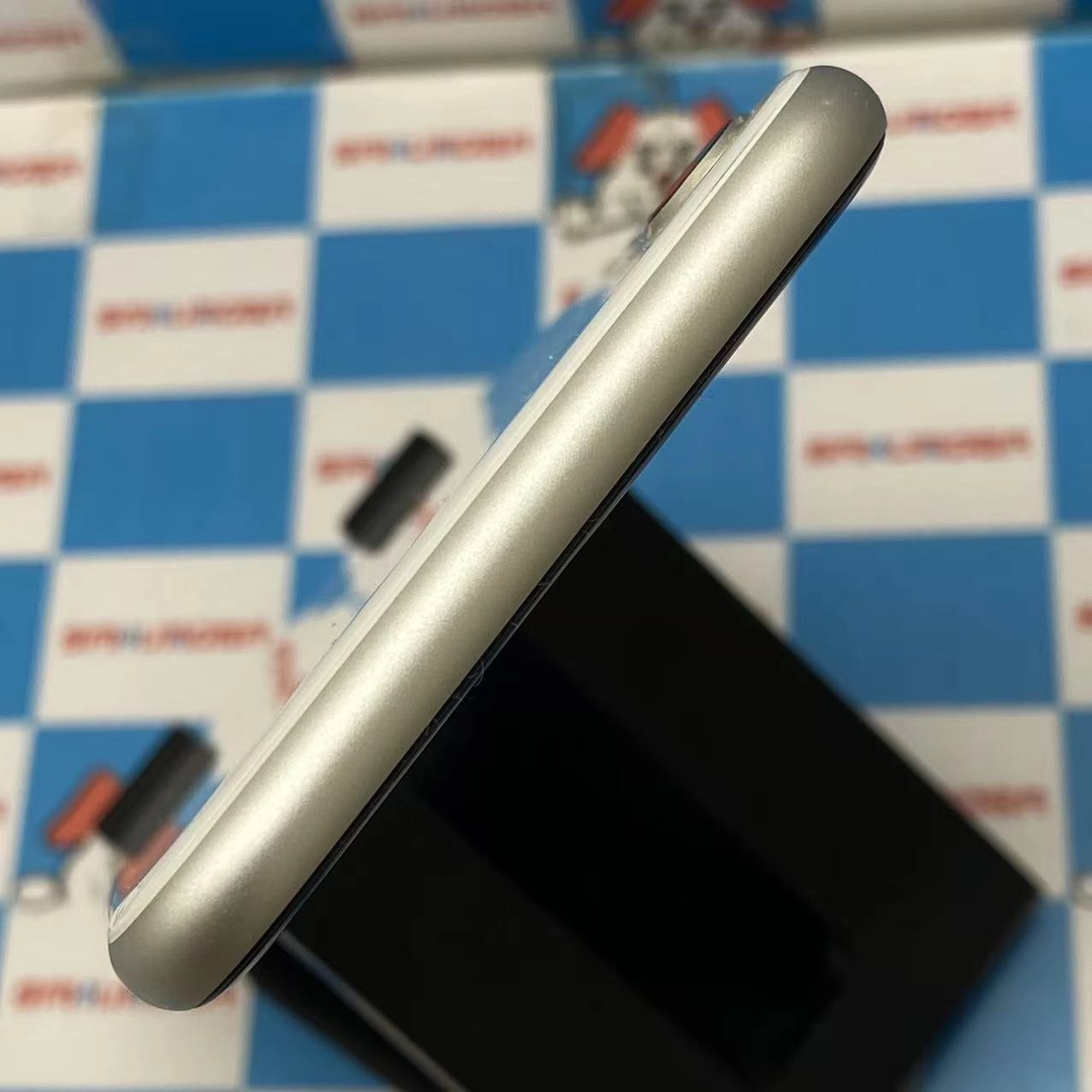 iPhoneSE 第2世代 128GB ホワイト MXD12J/A SIMフリー 新品同様