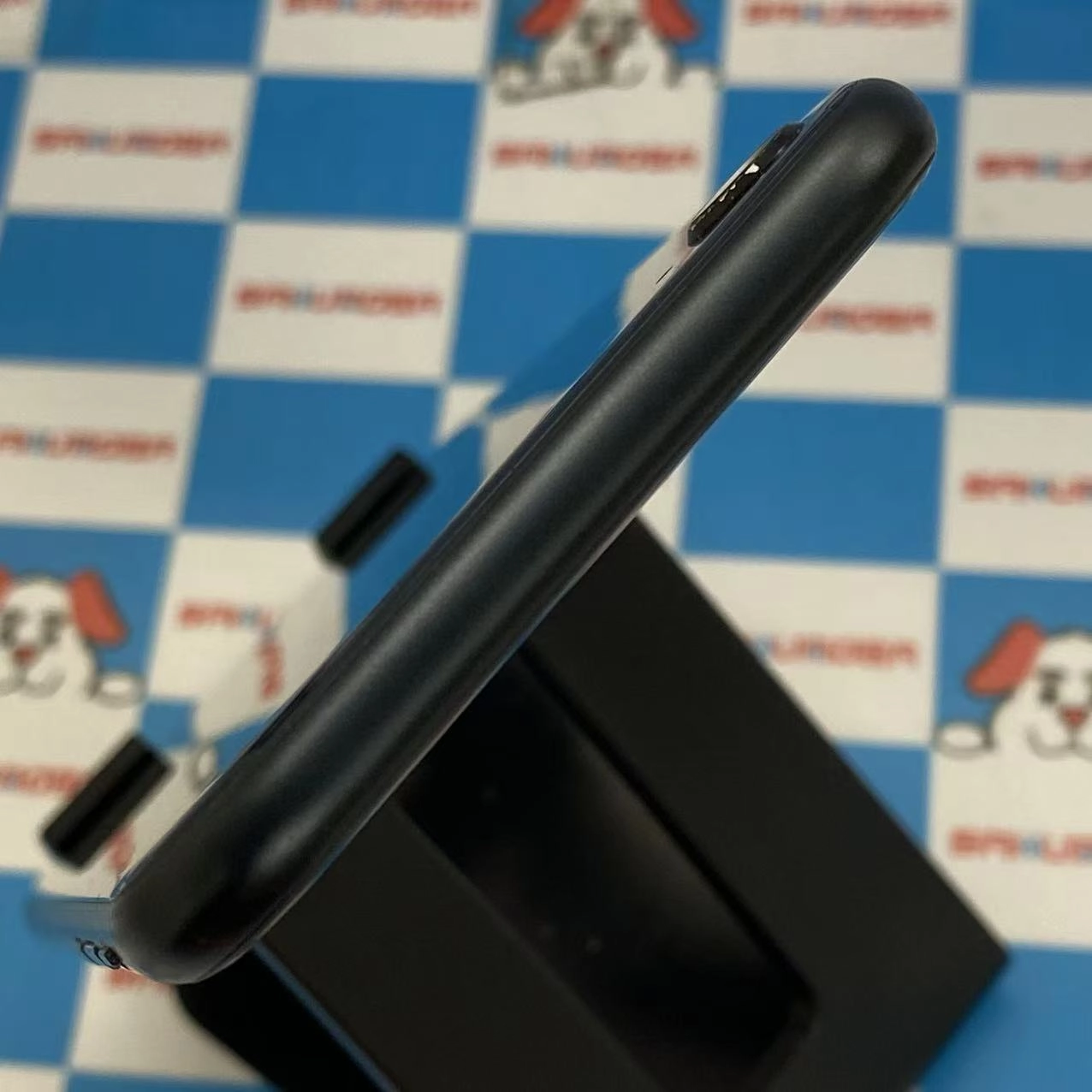 iPhoneSE 第3世代 64GB ミッドナイト MMYC3J/A AU版SIMフリー