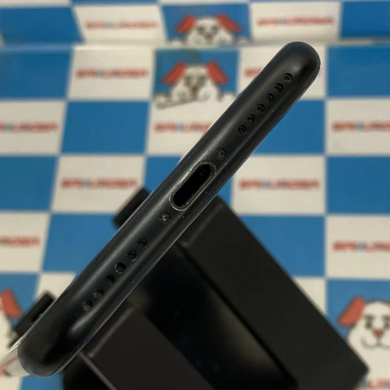 iPhoneSE 第3世代 64GB ミッドナイト MMYC3J/A AU版SIMフリー