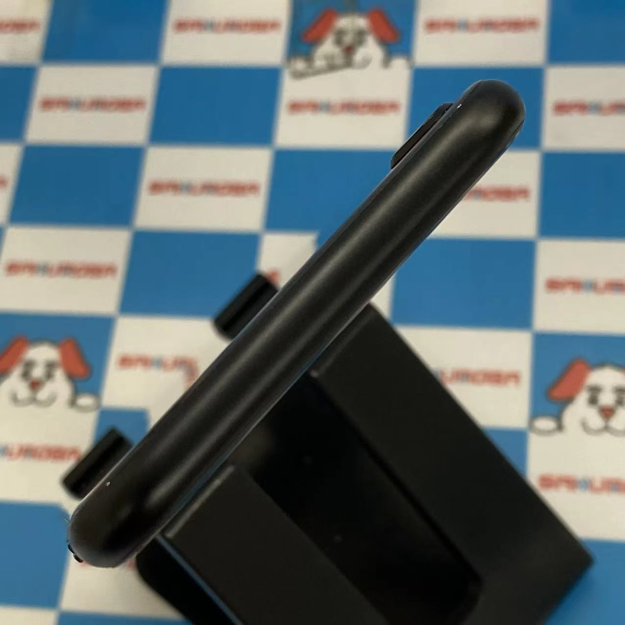 iPhoneSE 第2世代 256GB ブラック NXVT2J/A docomo版SIMフリー美品