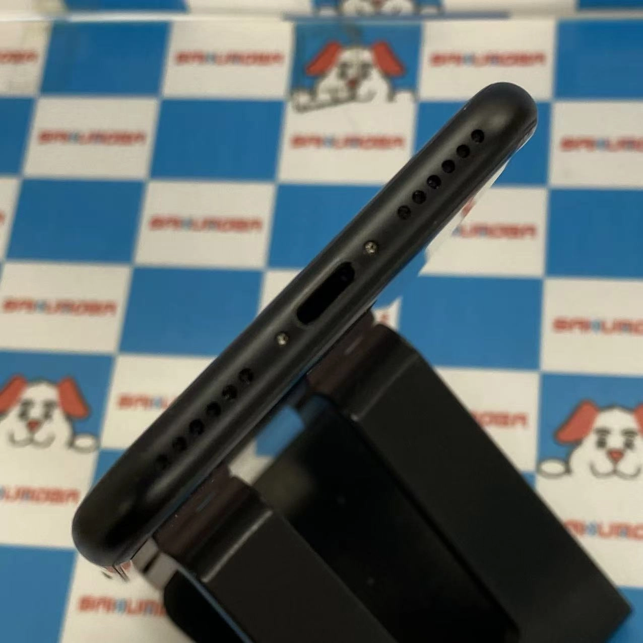 iPhoneSE 第2世代 256GB ブラック NXVT2J/A docomo版SIMフリー美品