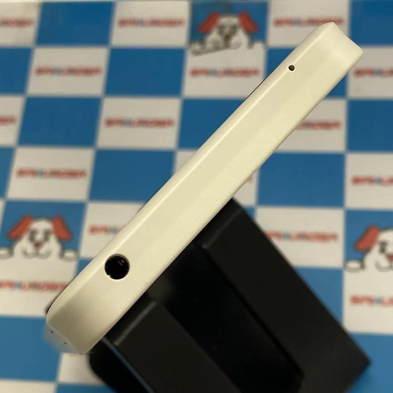 AQUOS wish 64GB アイボリー SHG06 AU版SIMフリー 極美品