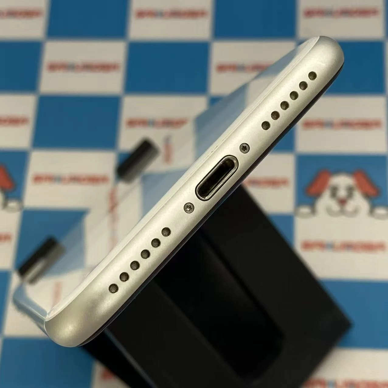 iPhoneSE 第2世代 128GB ホワイト MHGU3J/A SIMフリージャンク品