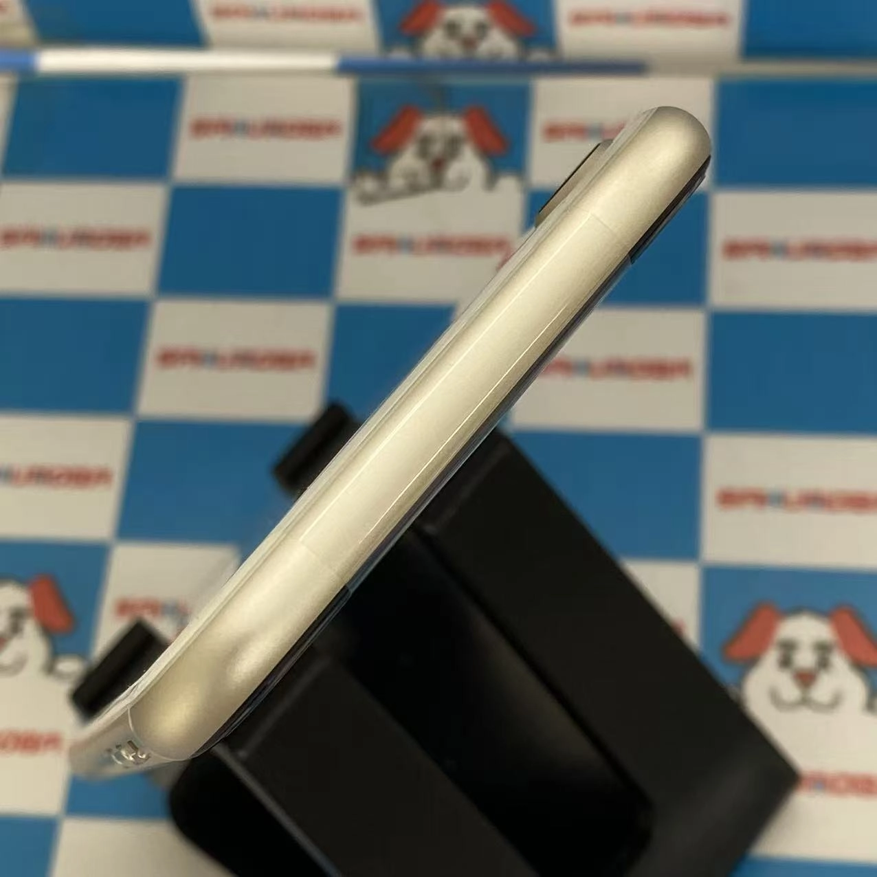 iPhoneSE 第3世代 128GB スターライト MMYG3J/A SIMフリー開封未使用品