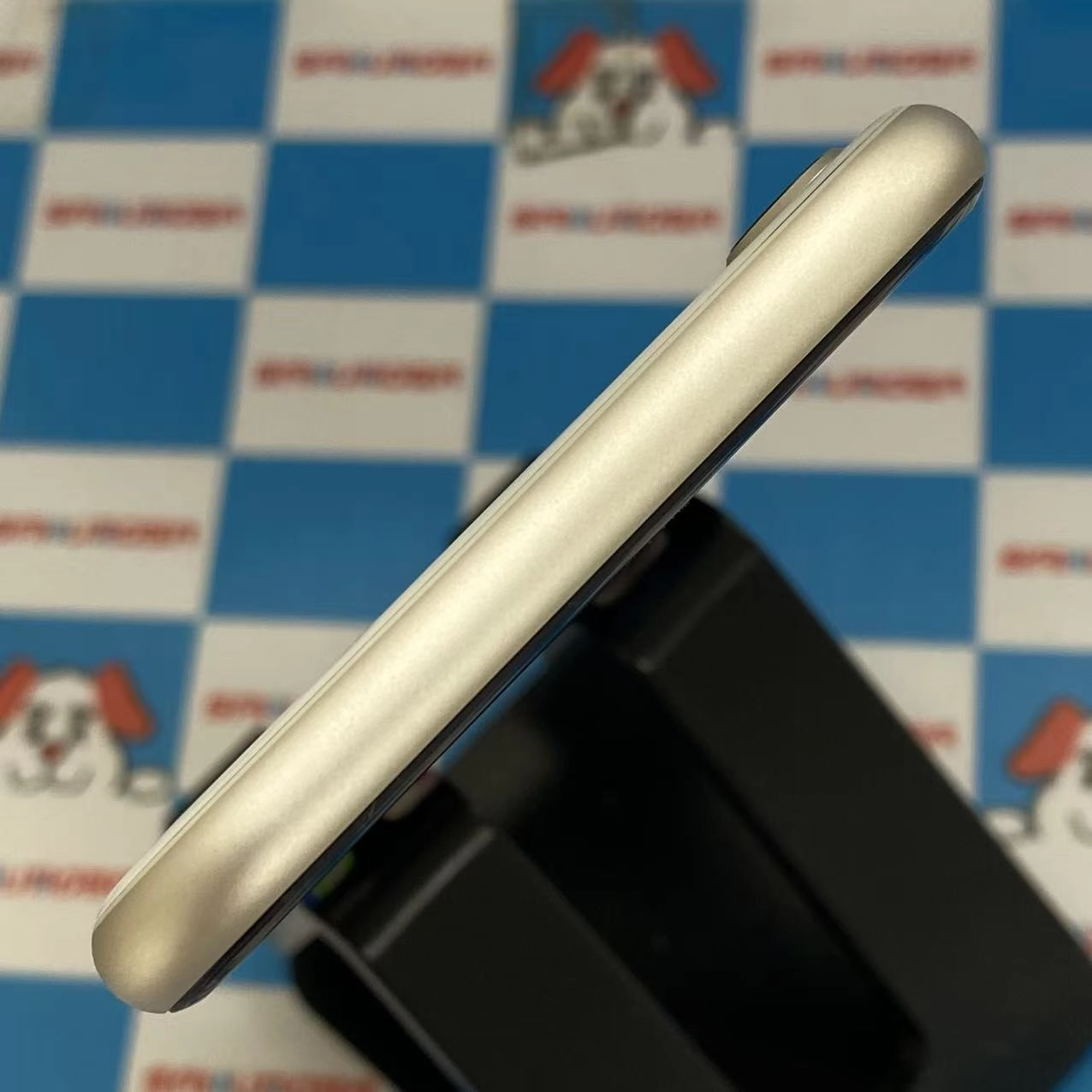 iPhoneSE 第3世代 64GB スターライト MMYD3J/A SoftBank版SIMフリー 極美品電池94%