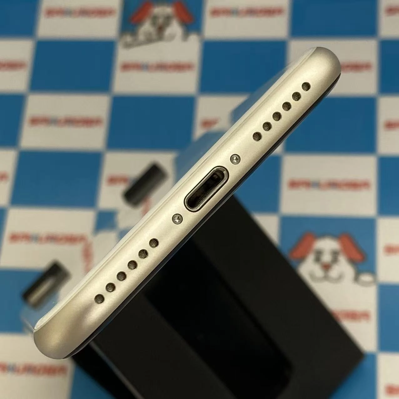 iPhoneSE 第3世代 64GB スターライト MMYD3J/A SoftBank版SIMフリー 極美品電池94%