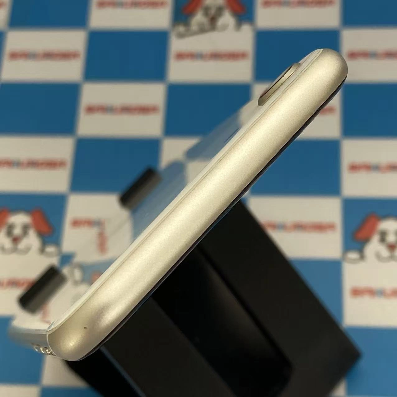 iPhoneSE 第3世代 64GB スターライト MMYD3J/A SoftBank版SIMフリー