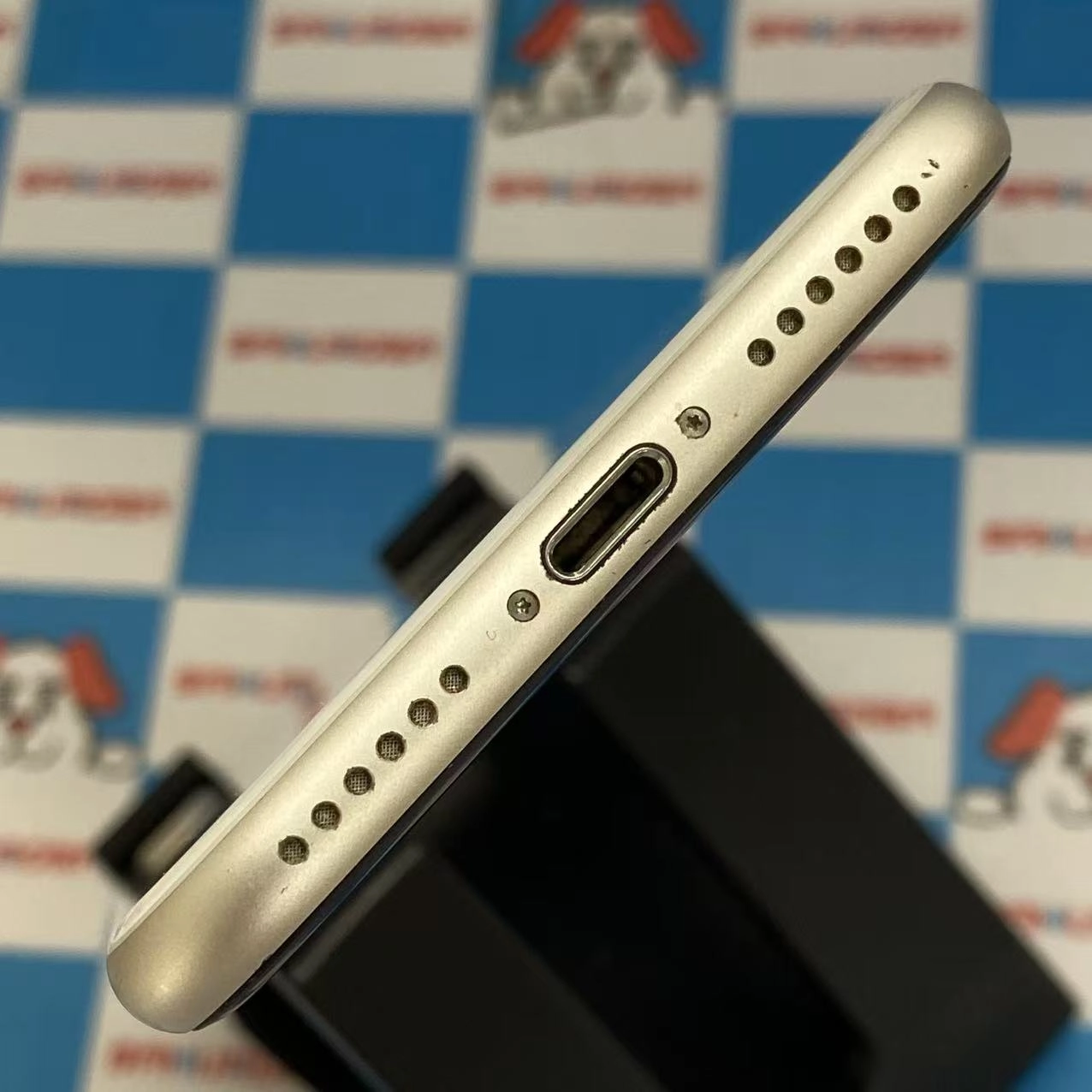 iPhoneSE 第3世代 64GB スターライト MMYD3J/A SoftBank版SIMフリー