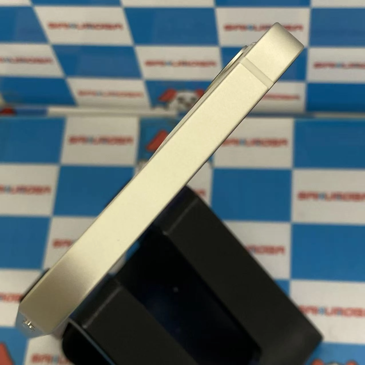 iPhone12 64GB ホワイト NGHP3J/A docomo版SIMフリー 極美品