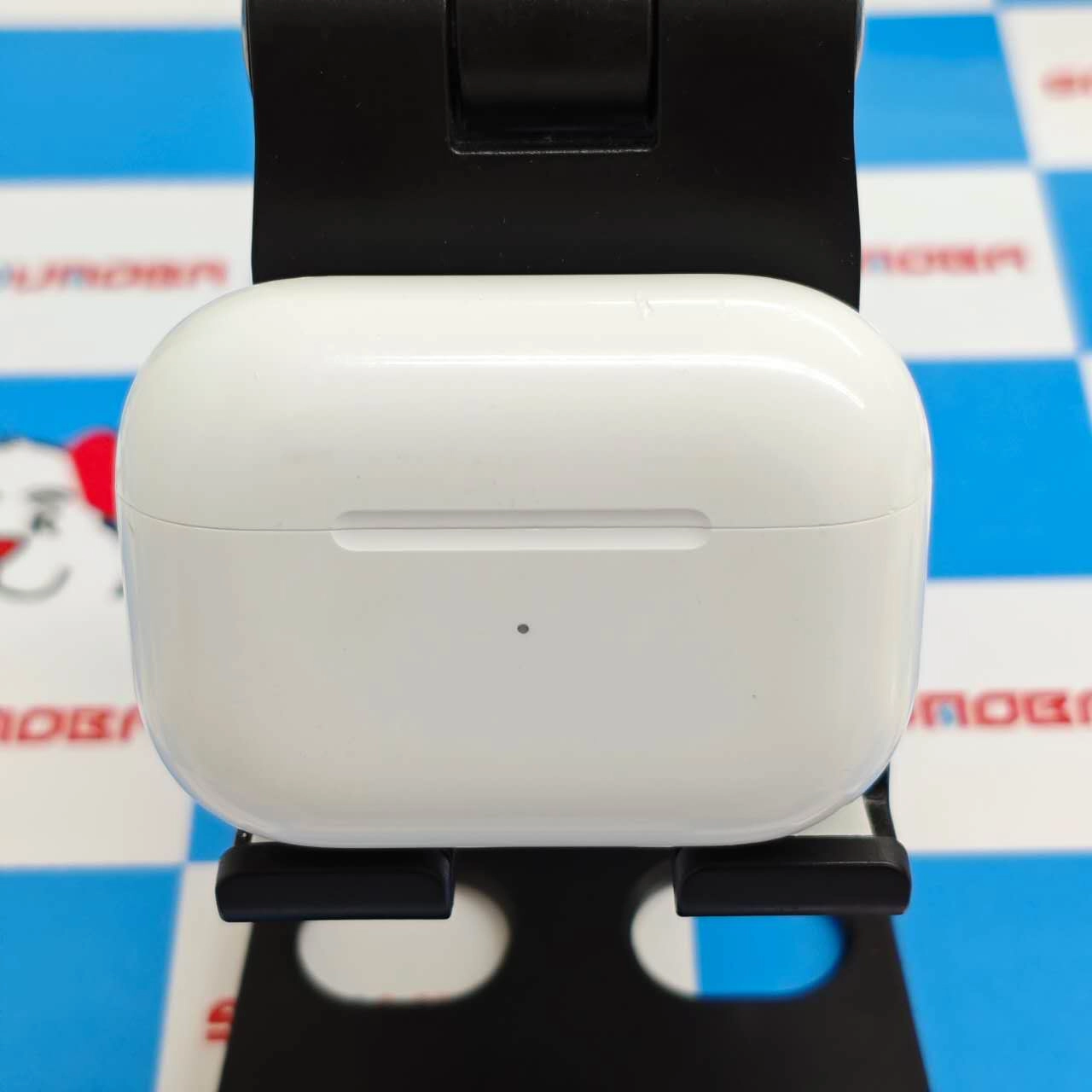 AirPods Pro 第2世代 MagSafe充電ケース(USB-C)付き ホワイト MTJV3J/A