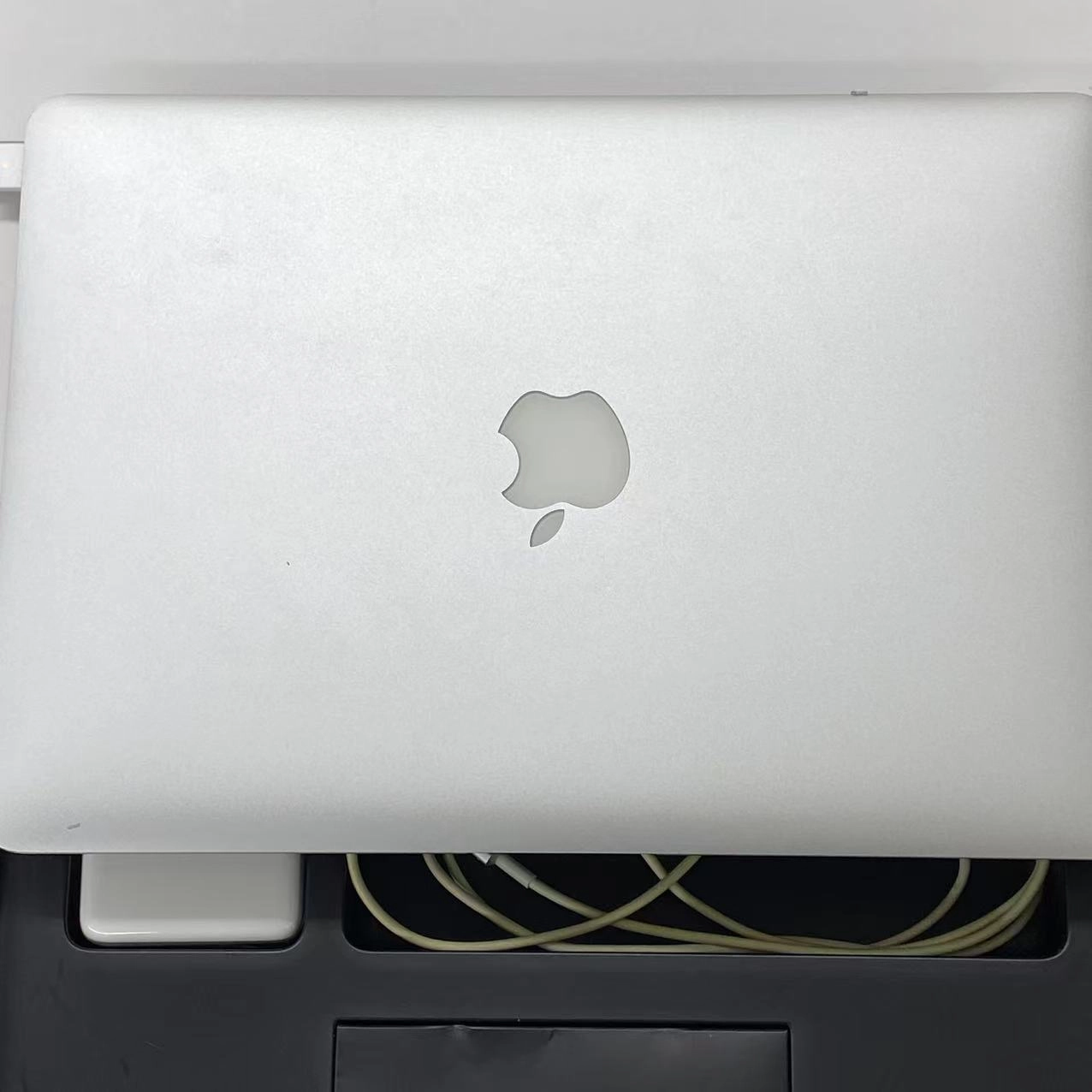 Macbook air 13インチ Early2016 Corei5 8GB/128GB シルバー MMGF2J/A 訳あり品