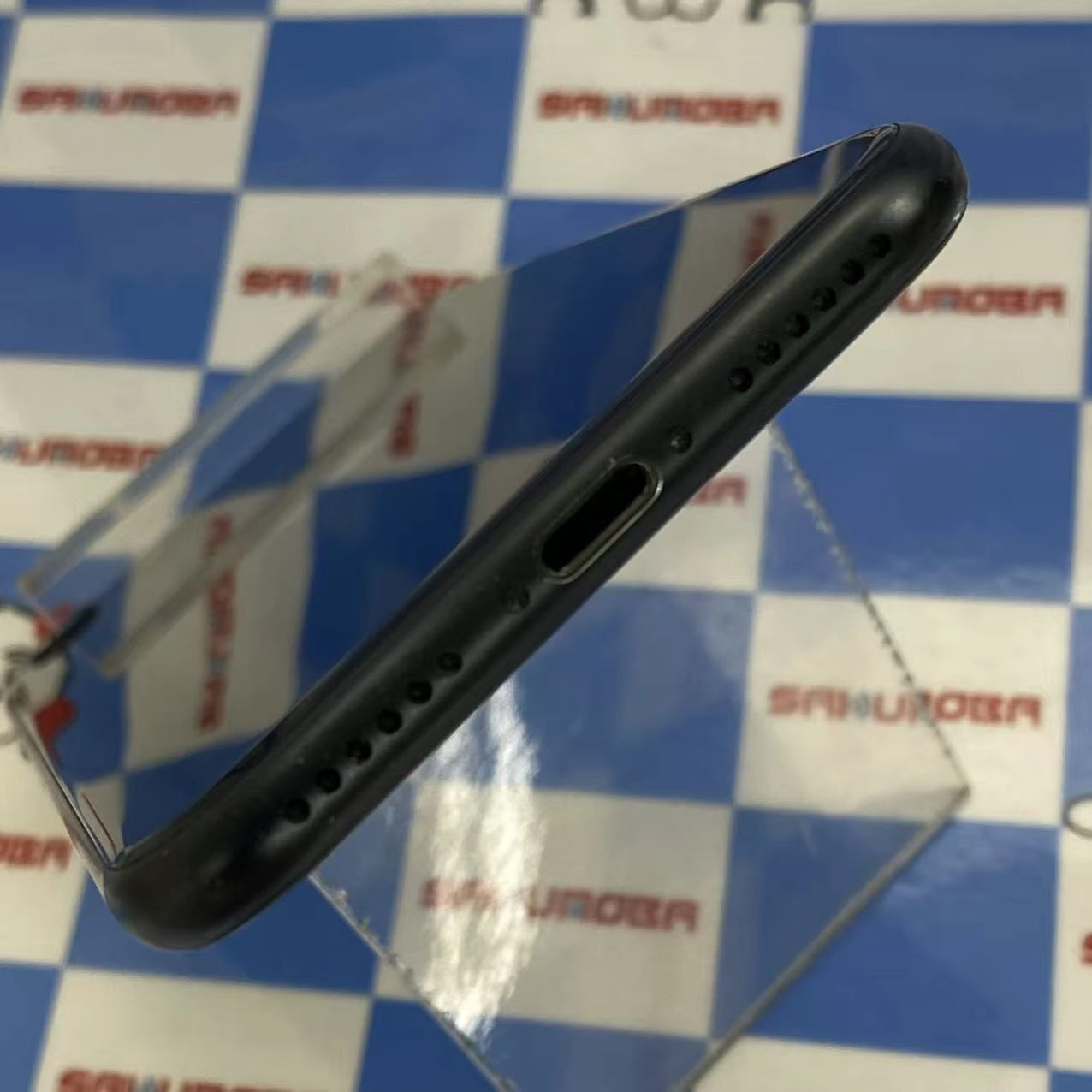 iPhoneSE 第3世代 64GB ミッドナイト MMYC3J/A AU版SIMフリー 美品