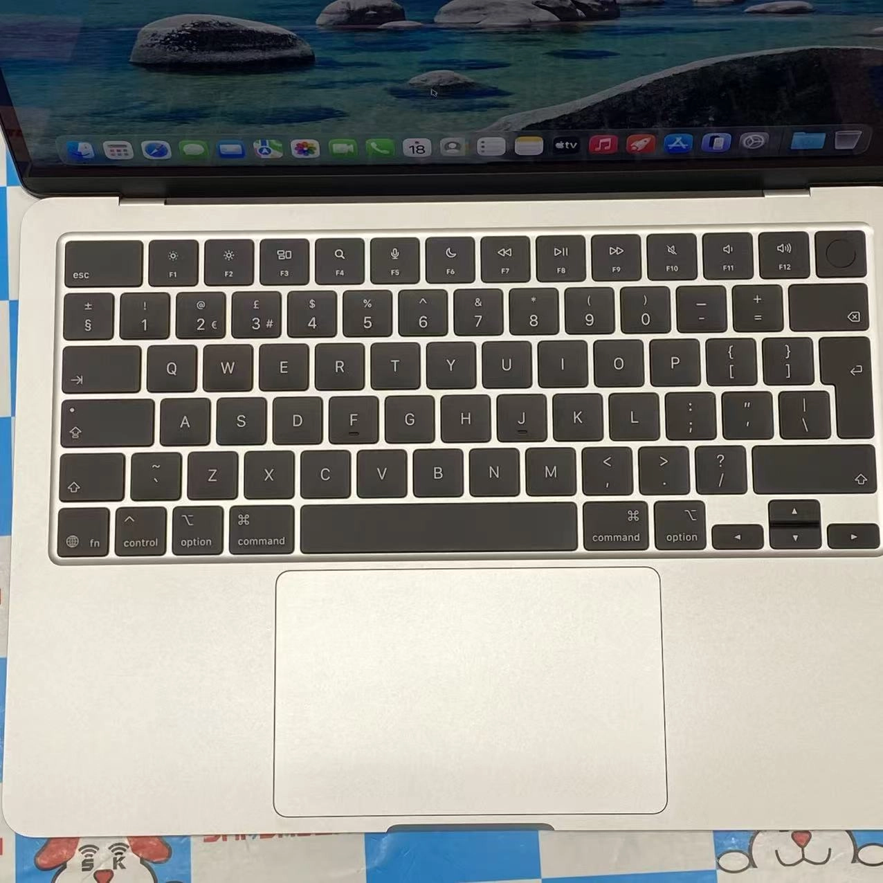 MacBook Air 13インチ Early2025 Apple M4 16GB/512GB スターライト A3240 新品同様 US配列