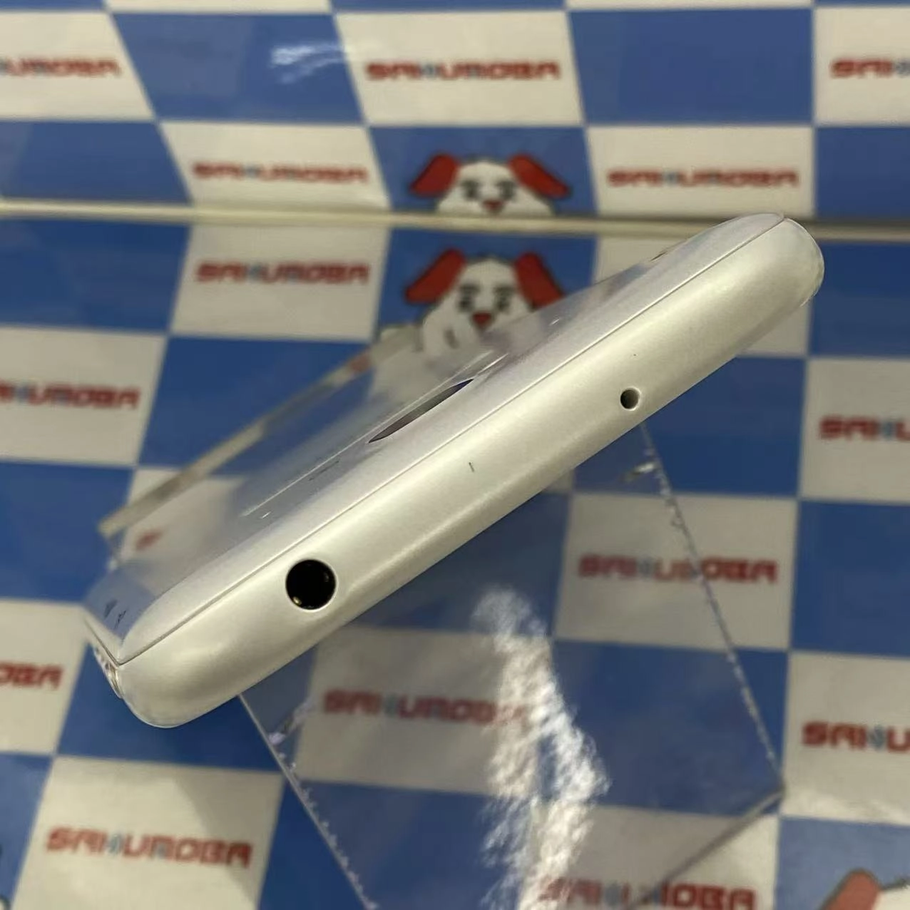 らくらくスマートフォン F-52B 64GB ホワイト docomo版SIMフリー