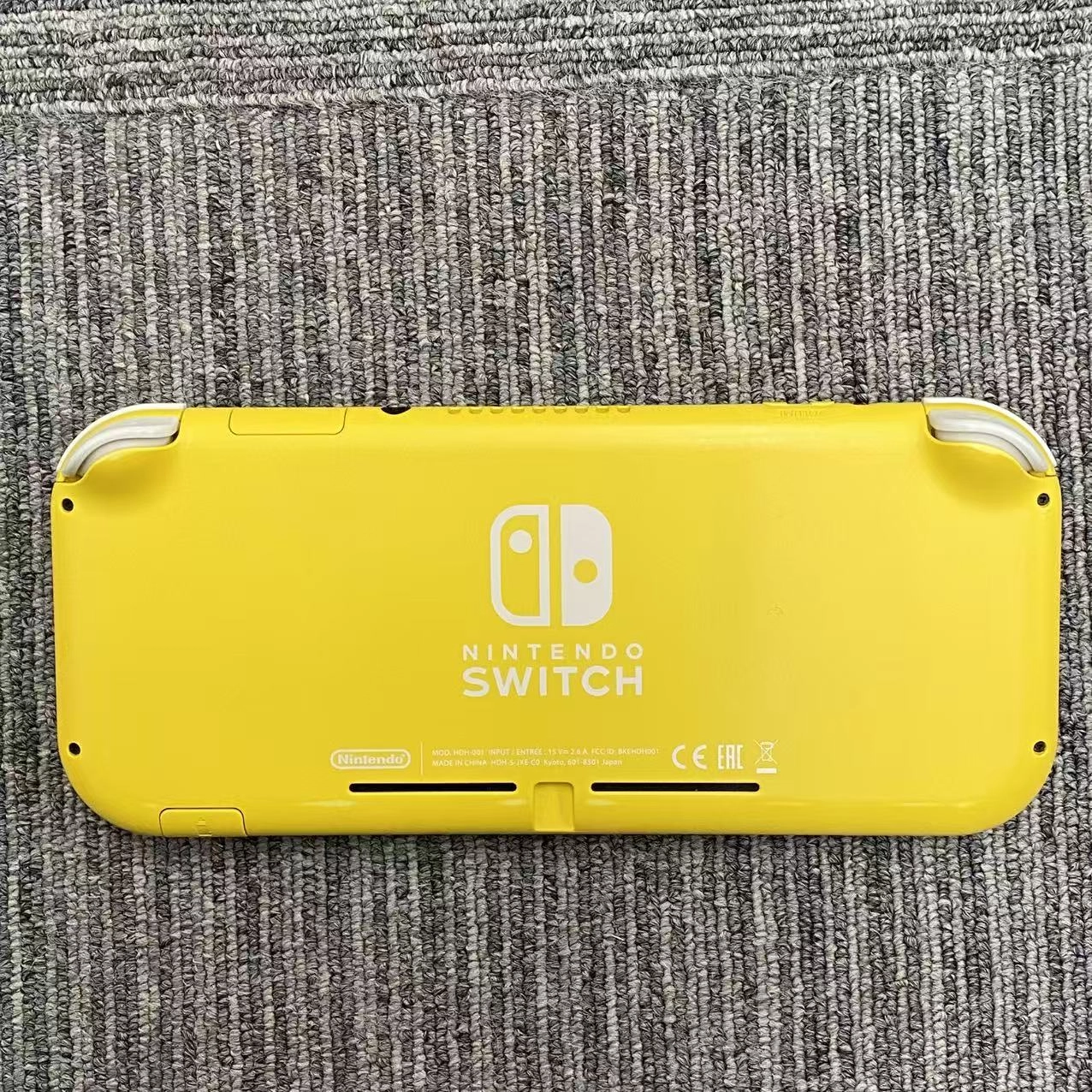 Nintendo Switch Lite 2019年モデル 32GB イエロー HDH-S-YAZAA 訳あり品