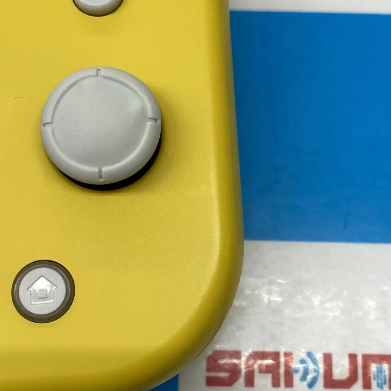 Nintendo Switch Lite 2019年モデル 32GB イエロー HDH-S-YAZAA 訳あり品