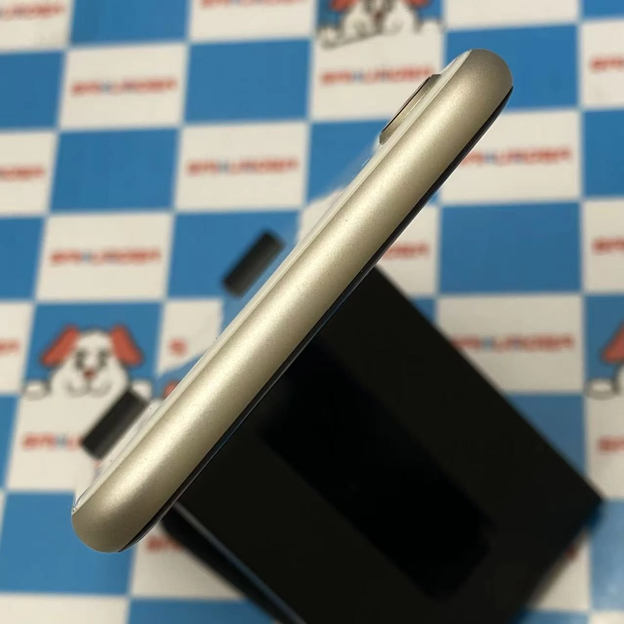 iPhoneSE 第3世代 128GB スターライト MMYG3J/A SoftBank版SIMフリー 極美品